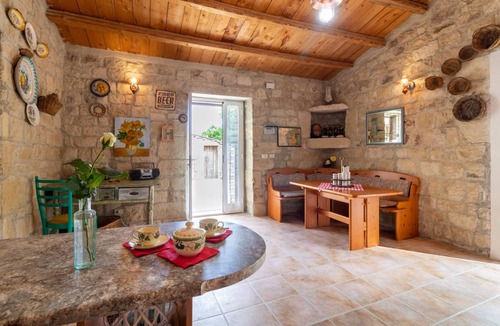 Campanella-Gianforma House | 100 m² House ∙ 2 bedrooms ∙ 4 guests