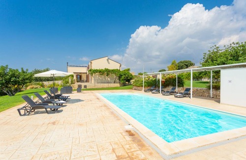 Scicli Villa | 100 m² Villa ∙ 5 bedrooms ∙ 12 guests