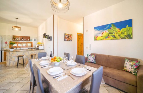 Altavilla Milicia House | 110 m² House ∙ 4 bedrooms ∙ 10 guests