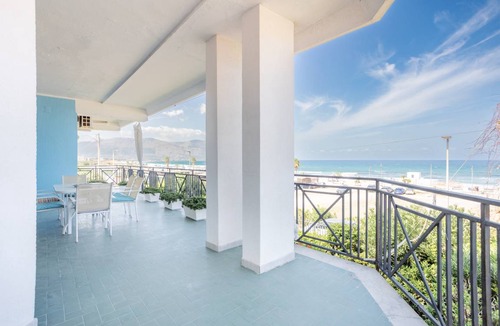 Isola delle Femmine House | 110 m² House ∙ 2 bedrooms ∙ 4 guests