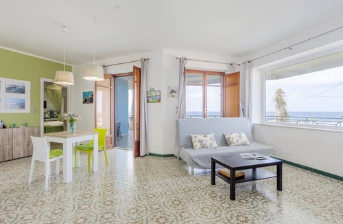 Isola delle Femmine House | 110 m² House ∙ 2 bedrooms ∙ 4 guests