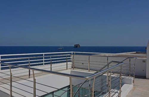 Stromboli Apartment | 110 m² Serviced apartment ∙ 3 bedrooms ∙ 8 guests