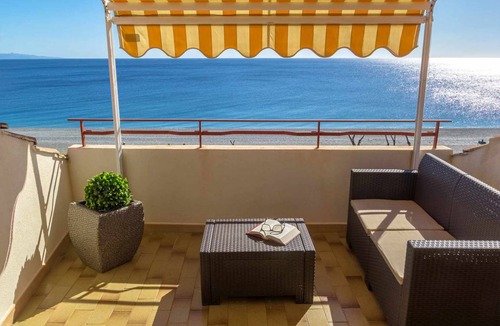 Nizza di Sicilia Apartment | 113 m² Apartment ∙ 2 bedrooms ∙ 5 guests