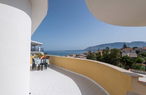 Trappeto Apartment | 120 m² Apartment ∙ 2 bedrooms ∙ 5 guests