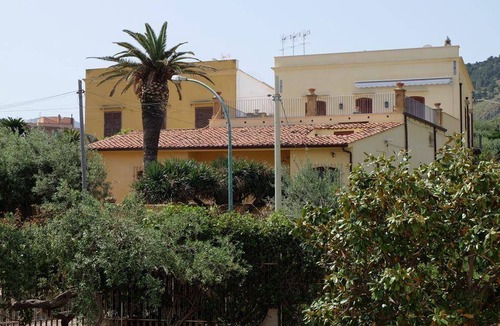Termini Imerese House | 120 m² House ∙ 3 bedrooms ∙ 6 guests