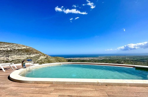 Avola Villa | 120 m² Villa ∙ 3 bedrooms ∙ 6 guests