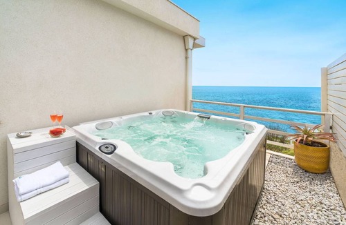 Noto Marina Villa | 120 m² Villa ∙ 3 bedrooms ∙ 6 guests