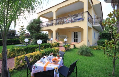 Fontane Bianche Villa | 122 m² Villa ∙ 3 bedrooms ∙ 7 guests