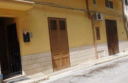 Partinico Apartment | 130 m² Apartment ∙ 2 bedrooms ∙ 4 guests