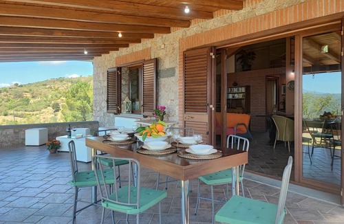 Graniti House | 130 m² House ∙ 2 bedrooms ∙ 6 guests