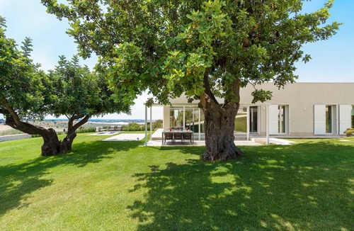 Noto Villa | 140 m² Villa ∙ 3 bedrooms ∙ 6 guests
