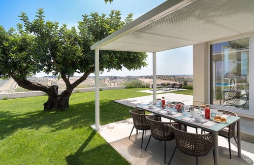 Noto Villa | 140 m² Villa ∙ 3 bedrooms ∙ 6 guests
