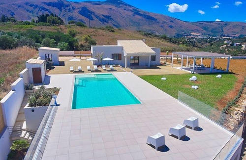 Castellammare del Golfo Villa | 150 m² Villa ∙ 3 bedrooms ∙ 6 guests