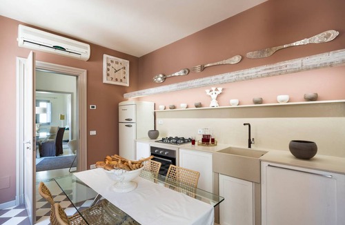 Trapani City Centre Apartment | 150 m² Apartment ∙ 3 bedrooms ∙ 6 guests
