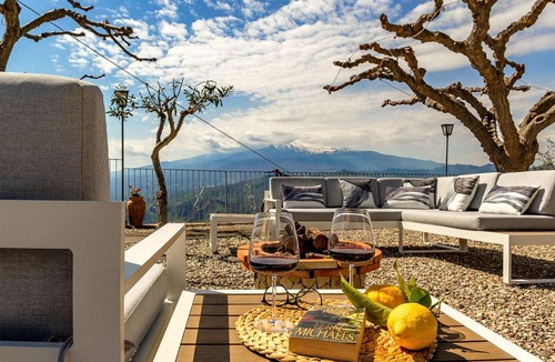 Castelmola House | 150 m² House ∙ 4 bedrooms ∙ 10 guests