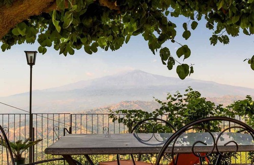 Castelmola House | 150 m² House ∙ 4 bedrooms ∙ 10 guests