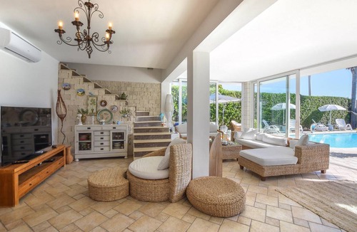 Casuzze House | 150 m² House ∙ 4 bedrooms ∙ 9 guests
