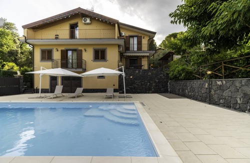 Viagrande Villa | 150 m² Villa ∙ 4 bedrooms ∙ 8 guests