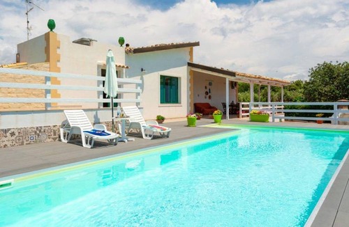 Donnalucata Villa | 155 m² Villa ∙ 4 bedrooms ∙ 8 guests