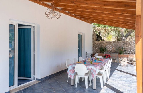Castellammare del Golfo Villa | 160 m² Villa ∙ 4 bedrooms ∙ 8 guests