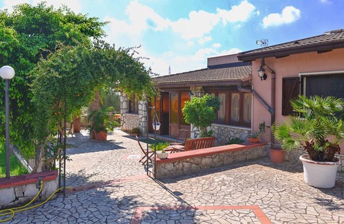 Solarino House | 160 m² House ∙ 3 bedrooms ∙ 6 guests