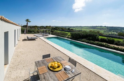 Ragusa Villa | 160 m² Villa ∙ 3 bedrooms ∙ 6 guests