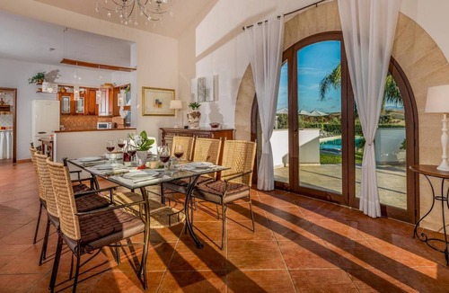 Paceco Villa | 170 m² Villa ∙ 3 bedrooms ∙ 6 guests