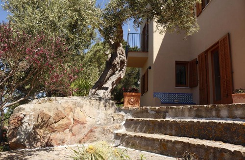 Tusa House | 180 m² House ∙ 2 bedrooms ∙ 4 guests