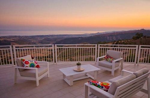 Favara Villa | 180 m² Villa ∙ 3 bedrooms ∙ 6 guests