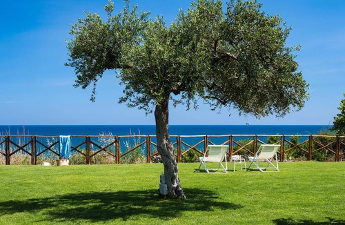 Cefalu Villa | 180 m² Villa ∙ 3 bedrooms ∙ 6 guests