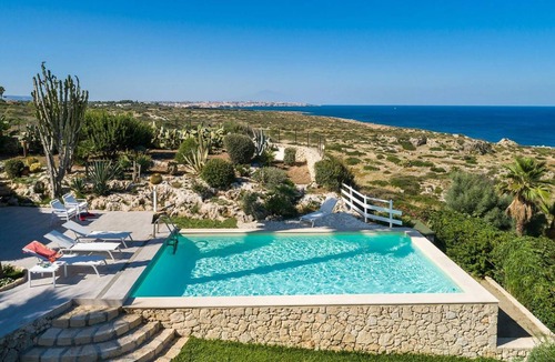 Syracuse Villa | 180 m² Villa ∙ 4 bedrooms ∙ 8 guests
