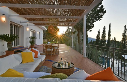 Pollina Villa | 180 m² Villa ∙ 4 bedrooms ∙ 8 guests