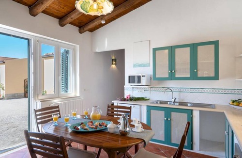 Caronia Villa | 180 m² Villa ∙ 6 bedrooms ∙ 12 guests