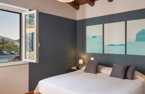 Caronia Villa | 180 m² Villa ∙ 6 bedrooms ∙ 12 guests