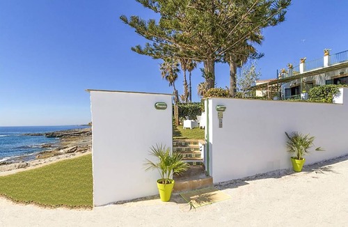 Fontane Bianche House | 186 m² House ∙ 6 bedrooms ∙ 12 guests