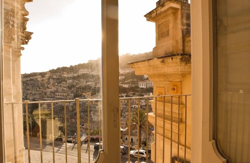 Modica House | 18th Century Palazzo, Stylish, Spectacular Views, Concierge Service