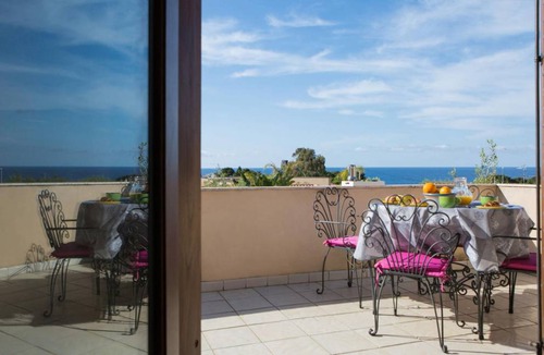 Mazzaforno Villa | 190 m² Villa ∙ 3 bedrooms ∙ 6 guests