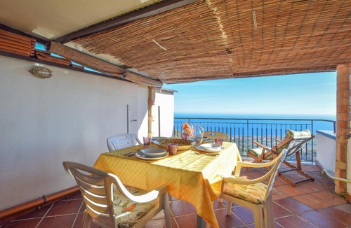 Savoca House | 2 bedroom accommodation in Savoca