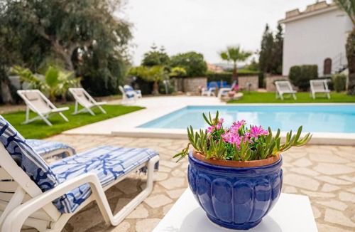 Piana Calzata Apartment | 2-Casa sul mare con piscina vicino Cefalù