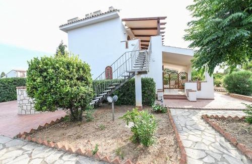 Piana Calzata Apartment | 2-Casa sul mare con piscina vicino Cefalù