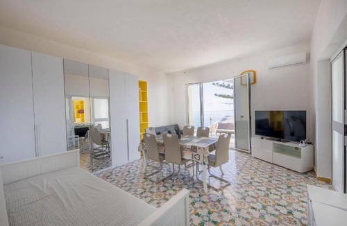 Casteldaccia Apartment | 200 m² Apartment ∙ 4 bedrooms ∙ 16 guests