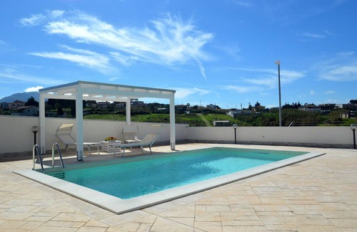 Alcamo House | 200 m² House ∙ 3 bedrooms ∙ 8 guests
