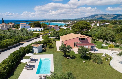 Fontane Bianche Villa | 200 m² Villa ∙ 4 bedrooms ∙ 6 guests