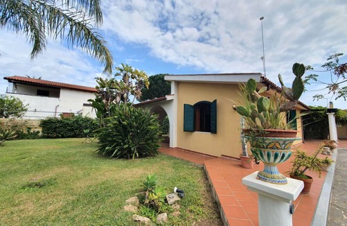 Arenella Villa | 200 m² Villa ∙ 4 bedrooms ∙ 10 guests