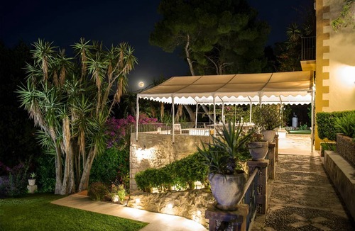 Alcamo Villa | 200 m² Villa ∙ 4 bedrooms ∙ 12 guests
