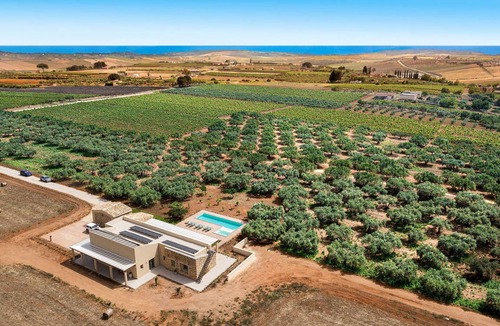 Menfi Villa | 200 m² Villa ∙ 4 bedrooms ∙ 8 guests
