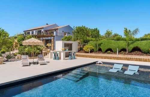 Noto Villa | 200 m² Villa ∙ 4 bedrooms ∙ 10 guests