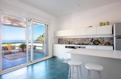 Capo Zafferano Villa | 200 m² Villa ∙ 4 bedrooms ∙ 8 guests