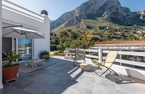Capo Zafferano Villa | 200 m² Villa ∙ 4 bedrooms ∙ 8 guests