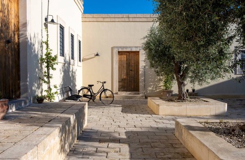 Noto Villa | 200 m² Villa ∙ 5 bedrooms ∙ 10 guests